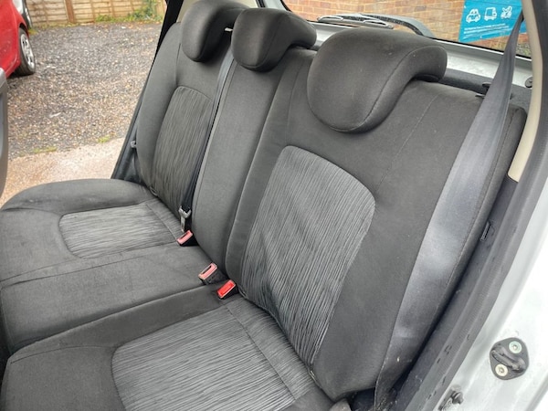 Used Hyundai i10 2012 for sale - 76162800: Photo 22