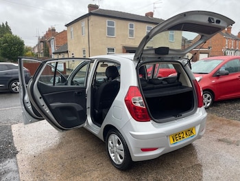 Used Hyundai i10 2012 for sale - 76162800: Photo 2
