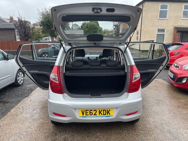 Used Hyundai i10 2012 for sale - 76162800: Photo 3