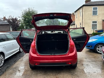 Used Kia Venga 2015 for sale - 79642684: Photo