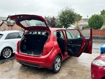 Used Kia Venga 2015 for sale - 79642684: Photo