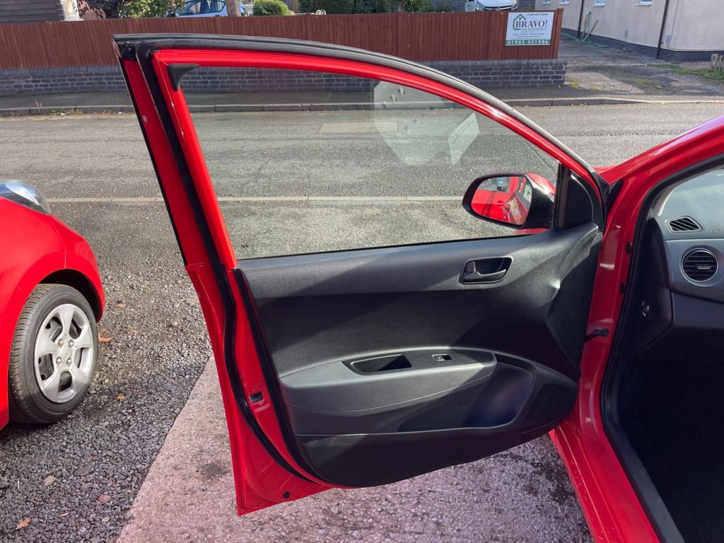 Used Hyundai i10 2018 for sale - 76286074: Photo 29