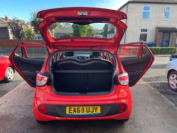 Used Hyundai i10 2018 for sale - 76286074: Photo