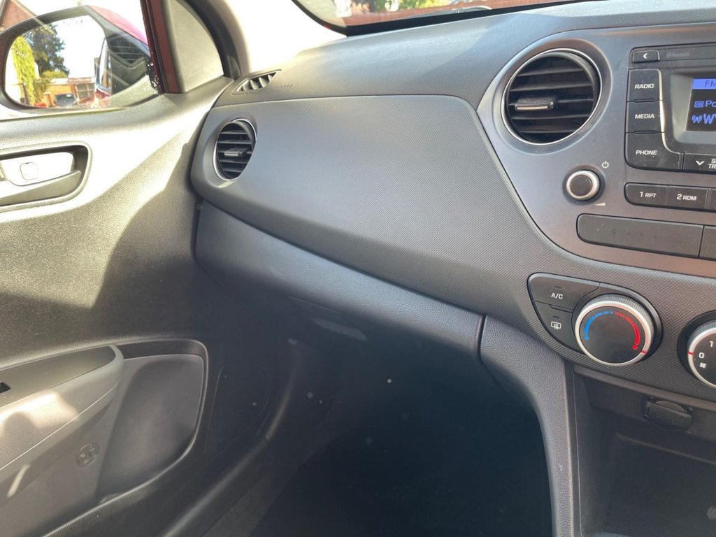 Used Hyundai i10 2018 for sale - 76286074: Photo 9