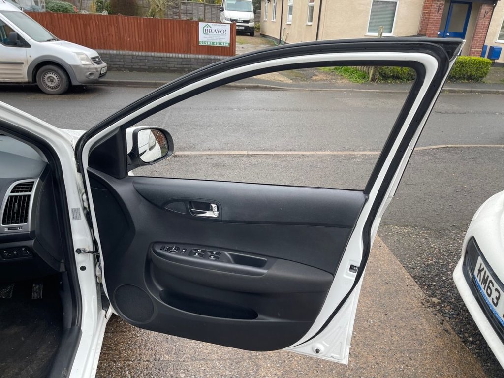 Used Hyundai i20 2013 for sale - 77693624: Photo 21