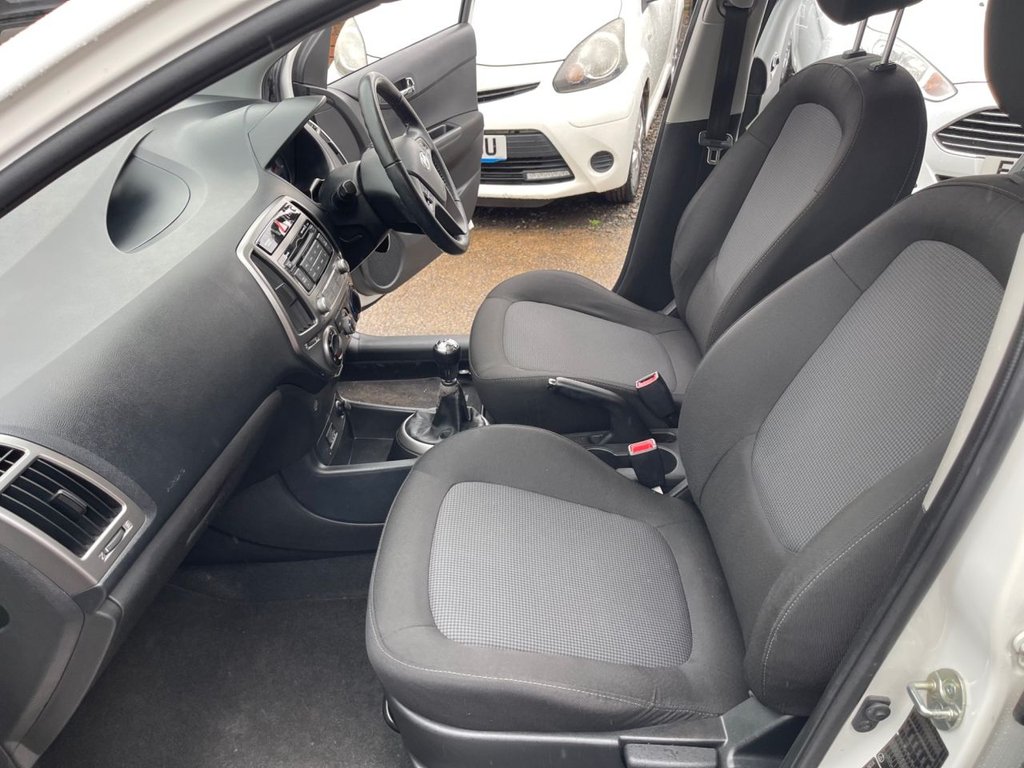 Used Hyundai i20 2013 for sale - 77693624: Photo 25