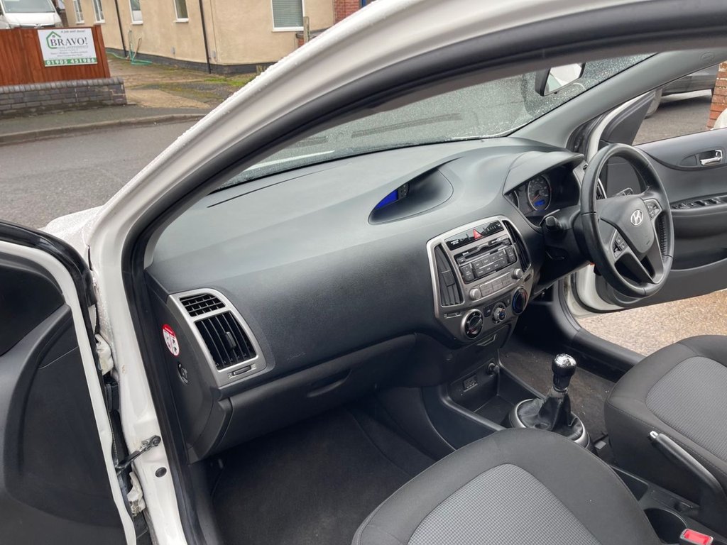 Used Hyundai i20 2013 for sale - 77693624: Photo 26