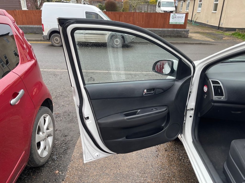 Used Hyundai i20 2013 for sale - 77693624: Photo 27