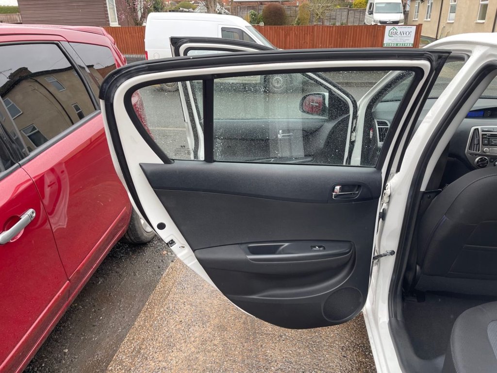 Used Hyundai i20 2013 for sale - 77693624: Photo 30