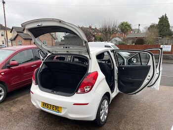 Used Hyundai i20 2013 for sale - 77693624: Photo