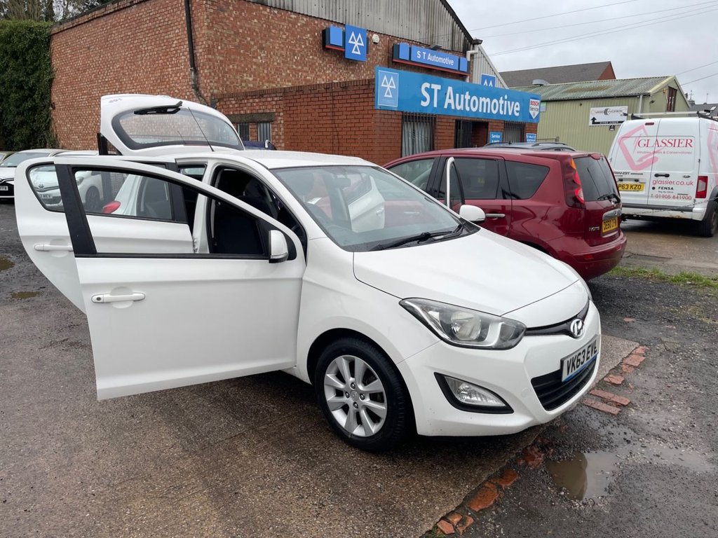 Used Hyundai i20 2013 for sale - 77693624: Photo 5