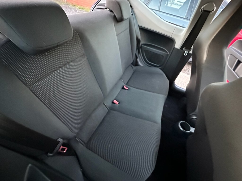 Used Volkswagen up! 2014 for sale - 76570577: Photo 11