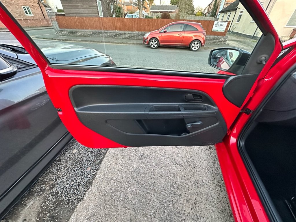 Used Volkswagen up! 2014 for sale - 76570577: Photo 16