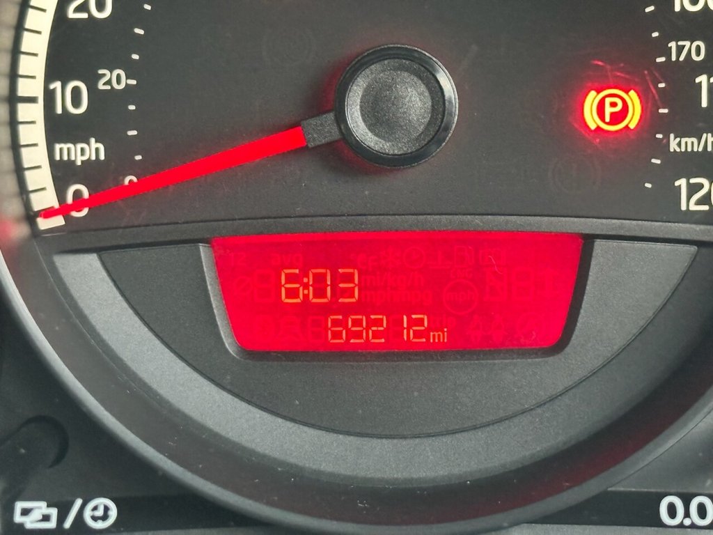 Used Volkswagen up! 2014 for sale - 76570577: Photo 18