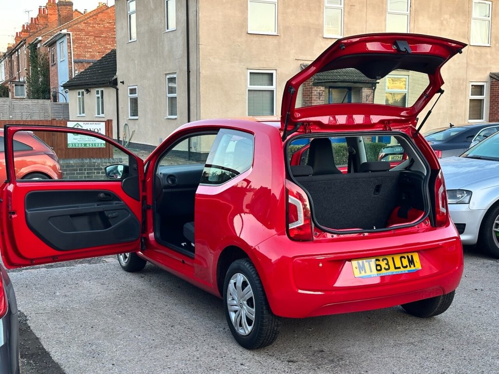 Used Volkswagen up! 2014 for sale - 76570577: Photo 4