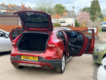 Used Volvo V40 Cross Country 2016 for sale - 78017142: Photo