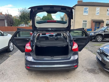Used Ford Focus 2011 for sale - 75727627: Photo