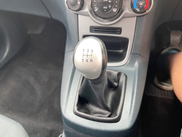 Used Ford Fiesta 2011 for sale - 76086394: Photo 10