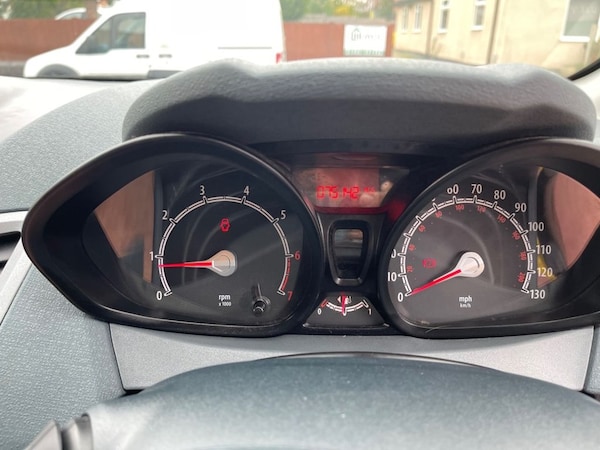 Used Ford Fiesta 2011 for sale - 76086394: Photo 14
