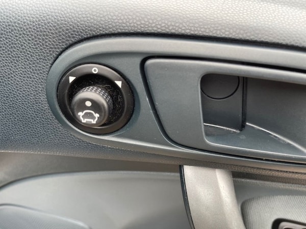 Used Ford Fiesta 2011 for sale - 76086394: Photo 17