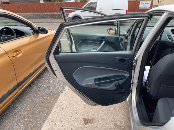 Used Ford Fiesta 2011 for sale - 76086394: Photo 28