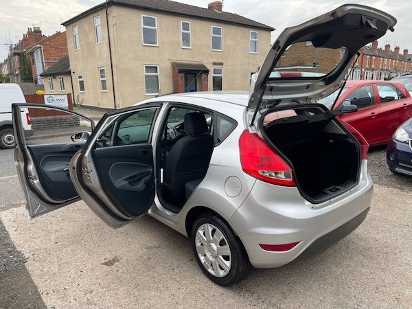 Used Ford Fiesta 2011 for sale - 76086394: Photo 2