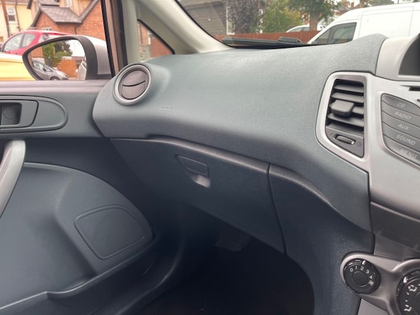 Used Ford Fiesta 2011 for sale - 76086394: Photo 8