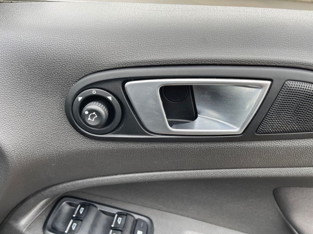 Used Ford Ecosport 2015 for sale - 77399865: Photo 24