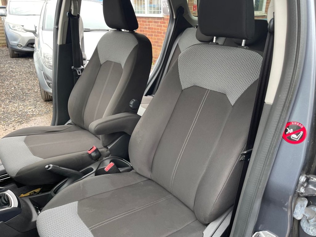 Used Ford Ecosport 2015 for sale - 77399865: Photo 28