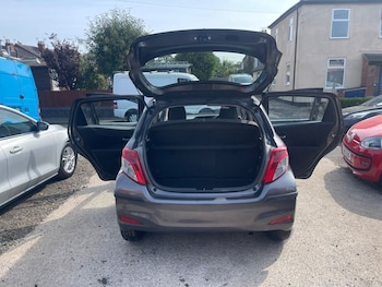 Used Toyota Yaris 2013 for sale - 79300386: Photo