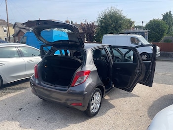 Used Toyota Yaris 2013 for sale - 79300386: Photo