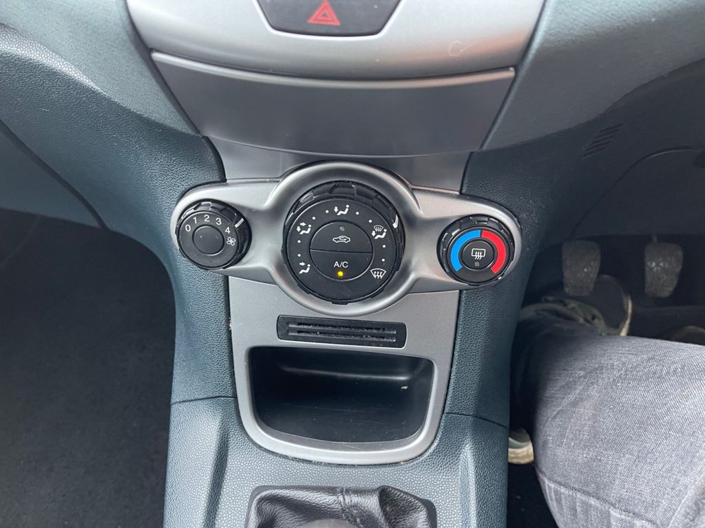 Used Ford Fiesta 2010 for sale - 77139470: Photo 12