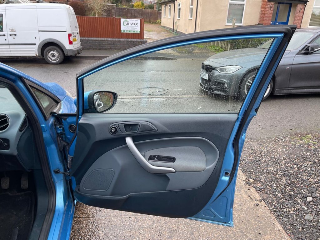 Used Ford Fiesta 2010 for sale - 77139470: Photo 22