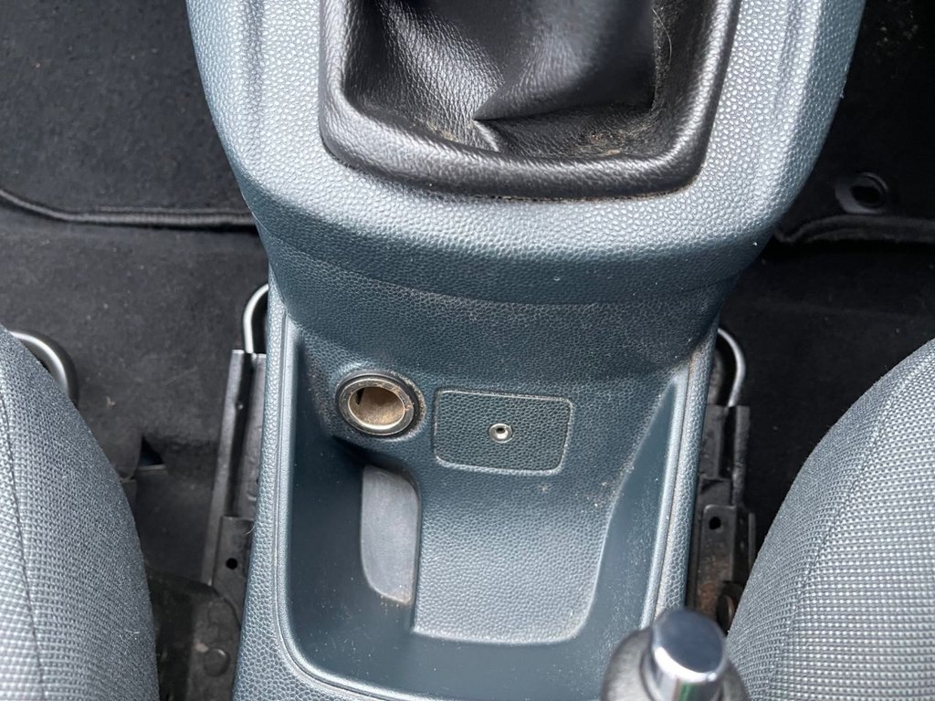 Used Ford Fiesta 2010 for sale - 77139470: Photo 8