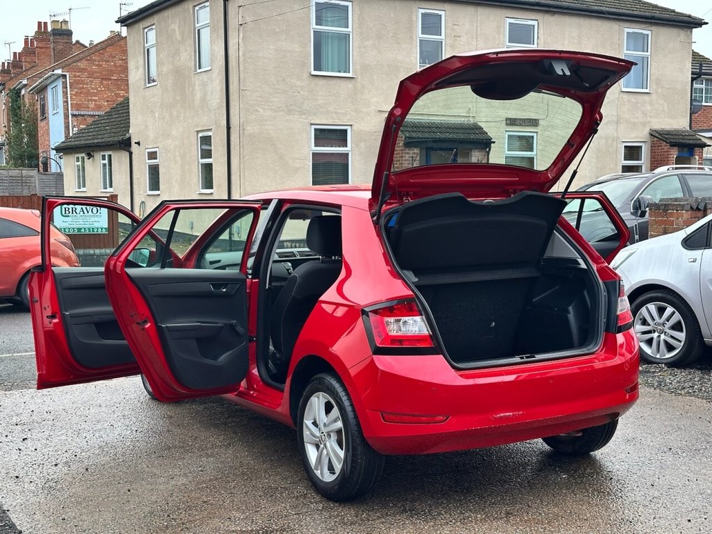 Used Skoda Fabia 2019 for sale - 76297143: Photo 2