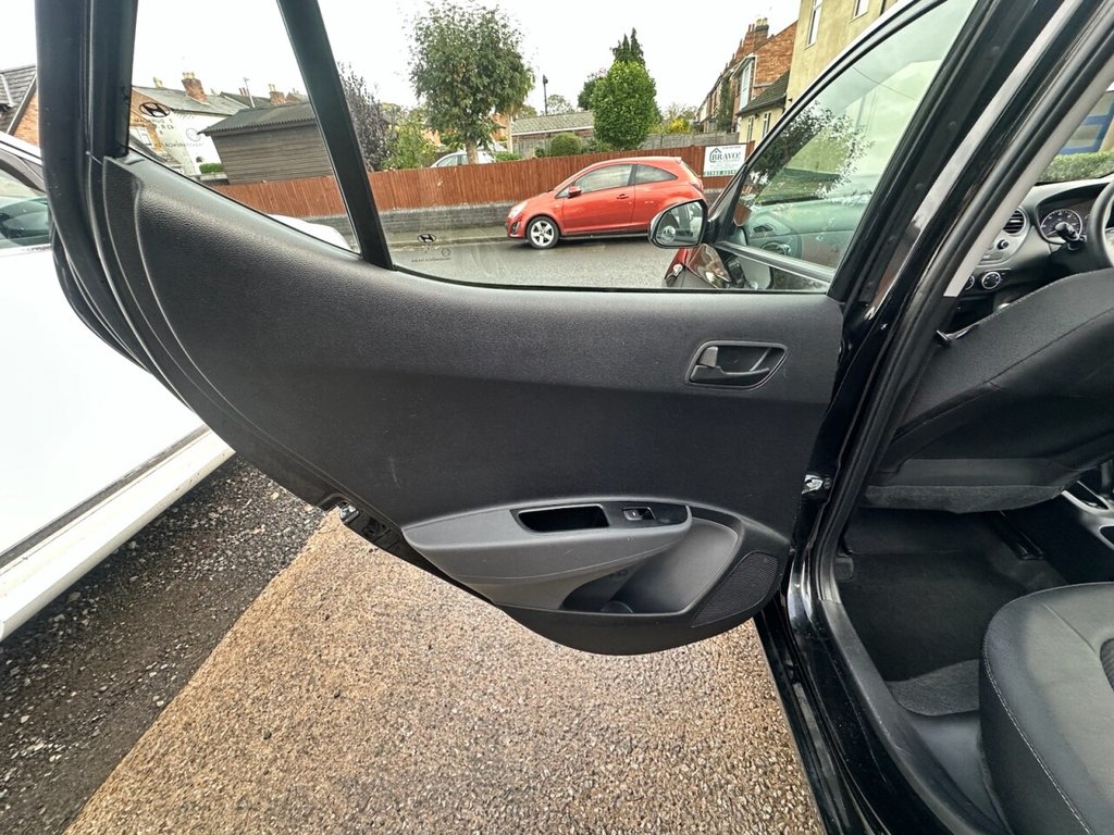 Used Hyundai i10 2017 for sale - 76297137: Photo 16