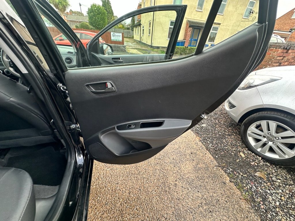 Used Hyundai i10 2017 for sale - 76297137: Photo 17