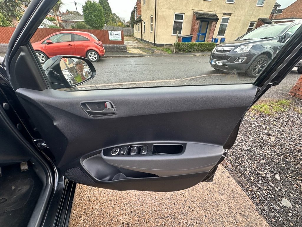 Used Hyundai i10 2017 for sale - 76297137: Photo 18