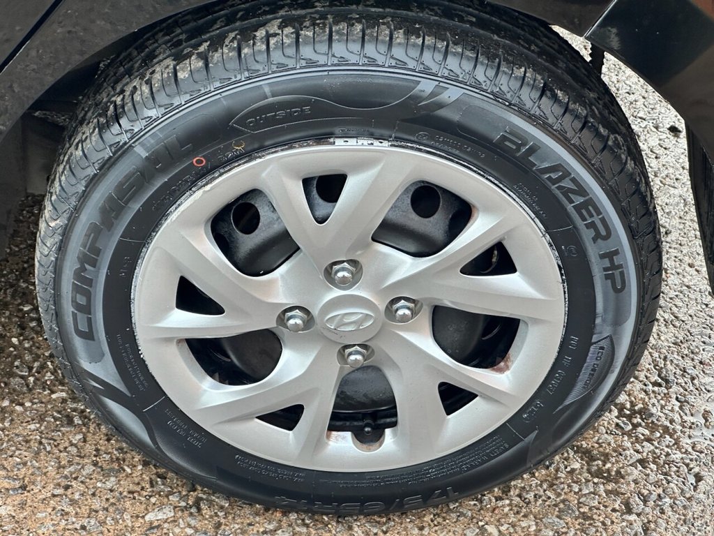 Used Hyundai i10 2017 for sale - 76297137: Photo 29