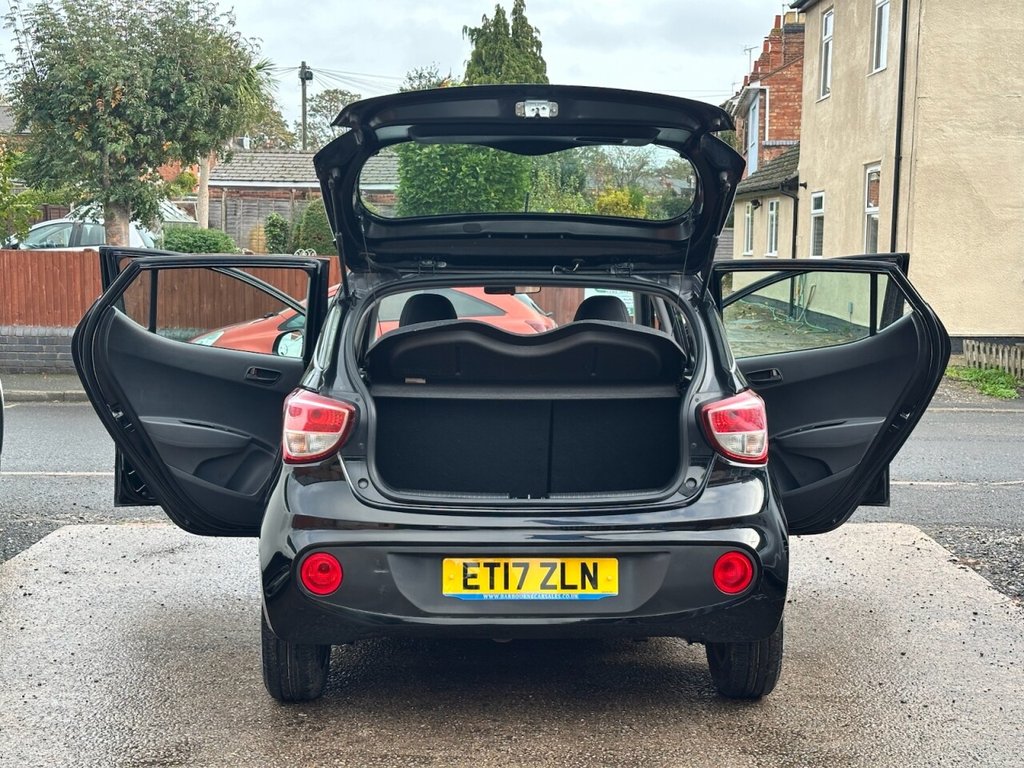 Used Hyundai i10 2017 for sale - 76297137: Photo 3