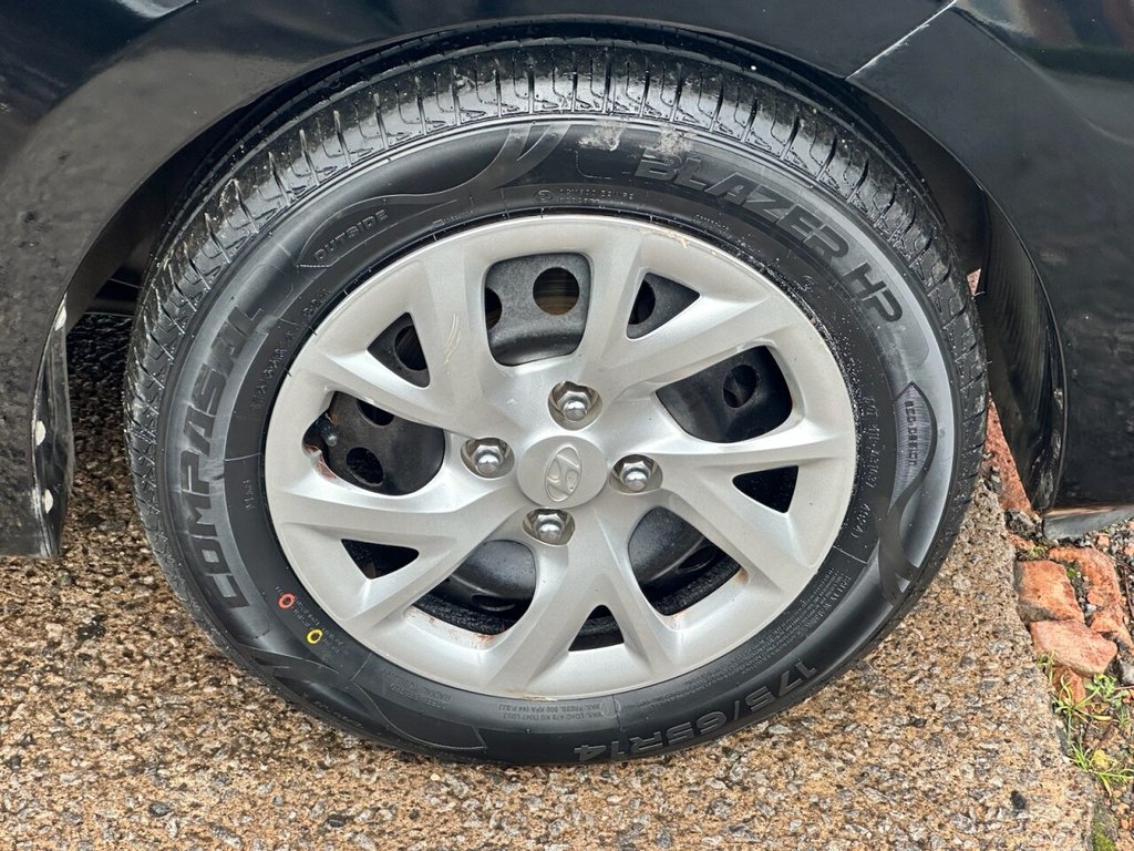 Used Hyundai i10 2017 for sale - 76297137: Photo 32