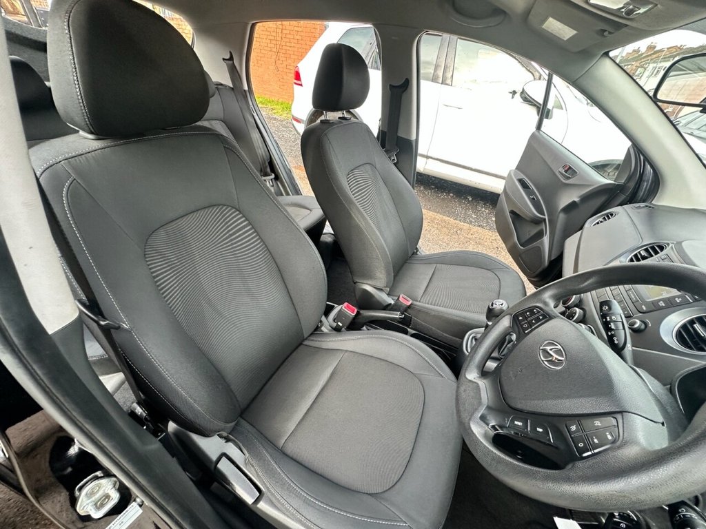 Used Hyundai i10 2017 for sale - 76297137: Photo 9