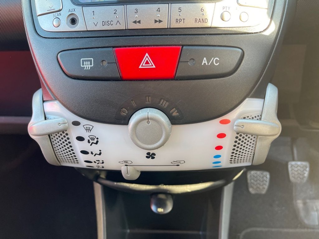 Used Toyota AYGO 2014 for sale - 76792165: Photo 11