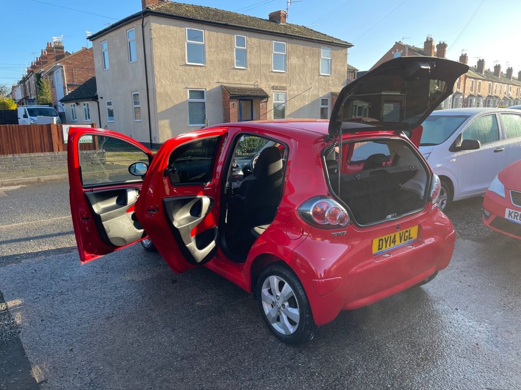 Used Toyota AYGO 2014 for sale - 76792165: Photo 2