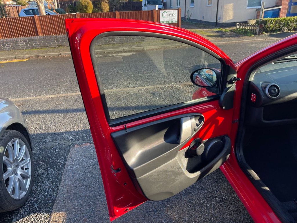 Used Toyota AYGO 2014 for sale - 76792165: Photo 25