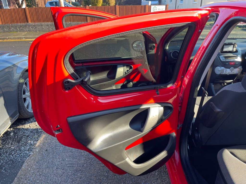 Used Toyota AYGO 2014 for sale - 76792165: Photo 28