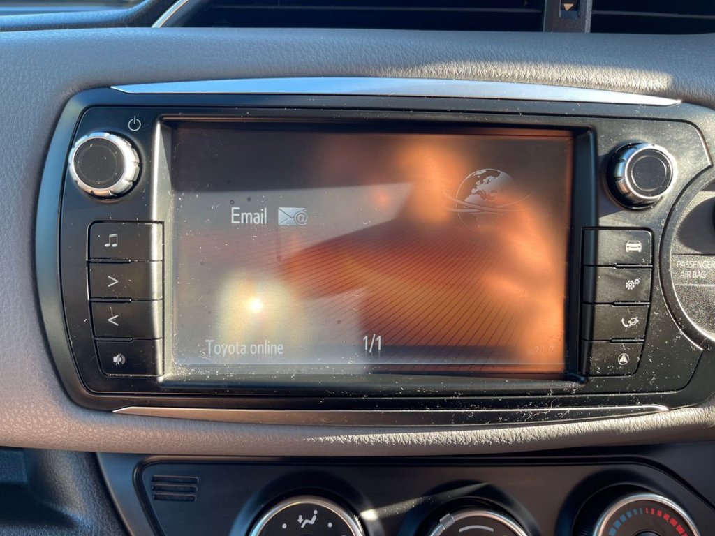 Used Toyota Yaris 2015 for sale - 76496569: Photo 10