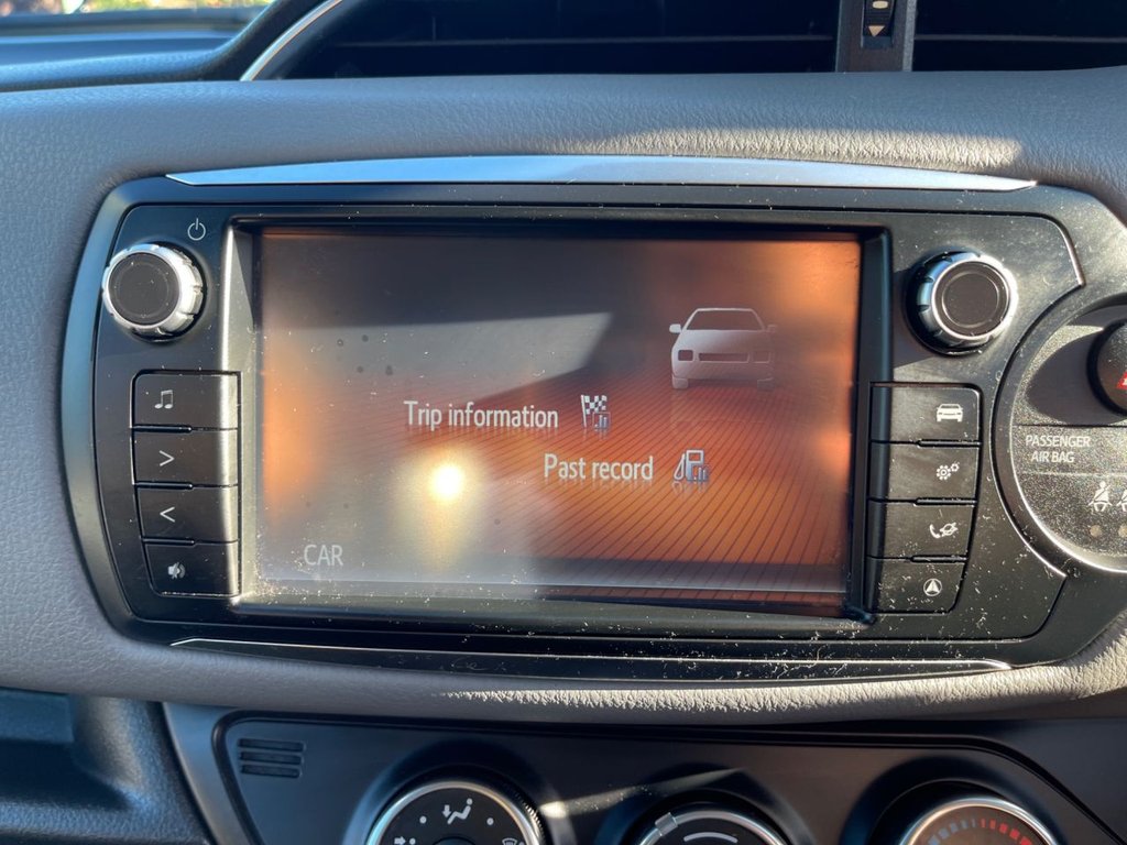 Used Toyota Yaris 2015 for sale - 76496569: Photo 11