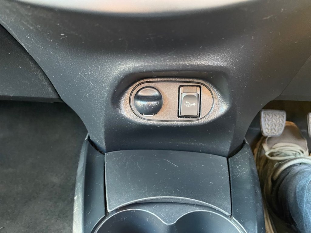 Used Toyota Yaris 2015 for sale - 76496569: Photo 15