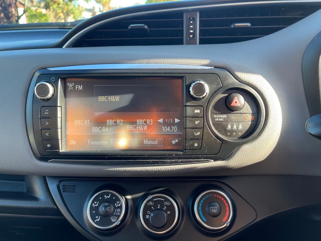 Used Toyota Yaris 2015 for sale - 76496569: Photo 17